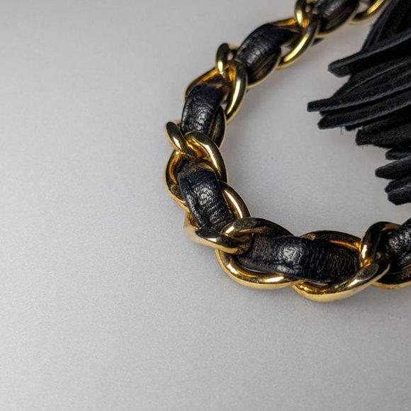 Beautiful Vintage Chanel Velvet Tassel Crossbody Hand Bag in Black/Gold - Picture 5 of 16
